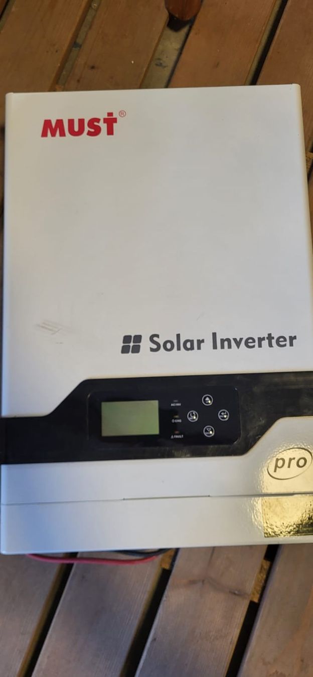 Convertitori: Solarinverter "Must" bis 3.5 KW – Usato da Zürich venduto da inf_8z82