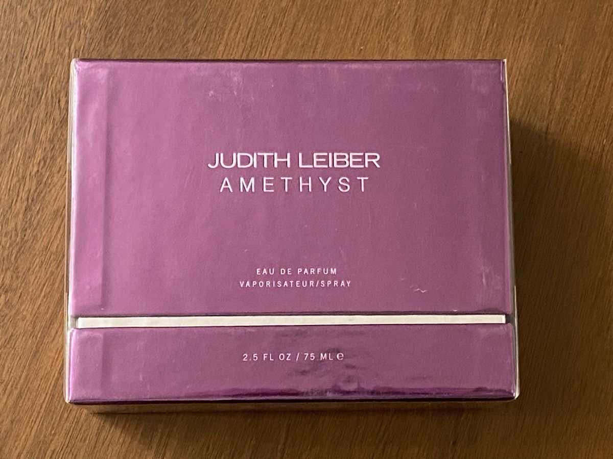 Profumi & Eau de Toilette: Judith Leiber Amethyst Eau de Parfum Spray 75 ml, neu – Nuovo e nell'imballaggio originale da Dietlikon venduto da Trukaip