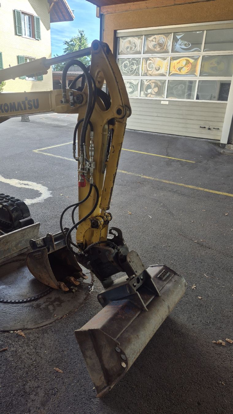 Komatsu Escavatori: Bagger Komatsu PC16R-3HS – Usato da Wichtrach venduto da florianw02 2