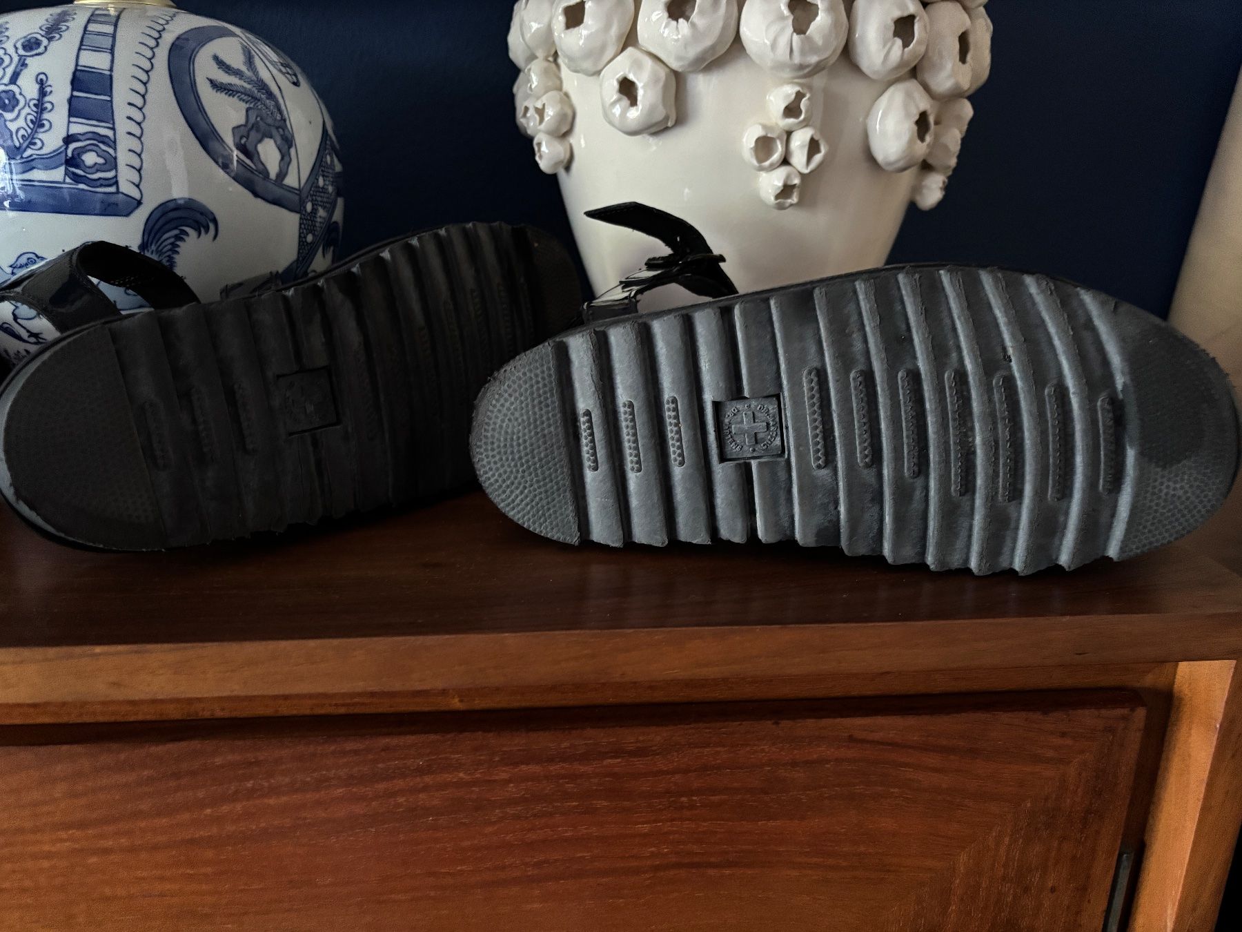 Dr. Martens Damenschuhe: BLAIRE BLACK PATENT LAMPER Schwarz – Gebraucht aus Zürich von STYLEHAUS 8