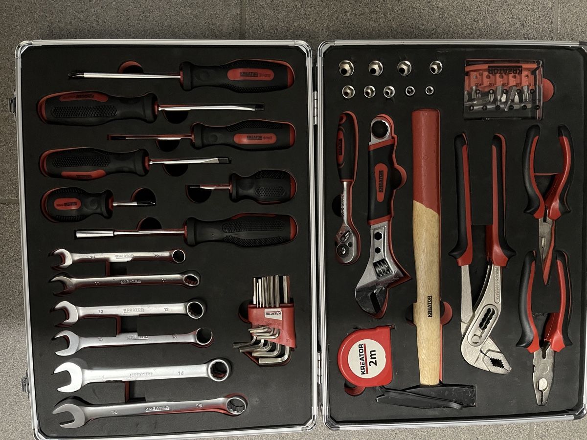 Alle Werkzeuge: Werkzeugkoffer Kreator – Gebraucht aus Rothrist von Gyzmo69