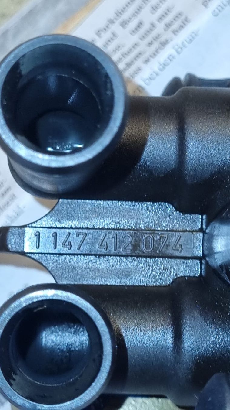 Mercedes-Benz Tutti pezzi di ricambio auto: SLK R170 Vormopf Bj.2000 Thermodoppelheizungsventil – Usato da Zetzwil venduto da lor_2j9p