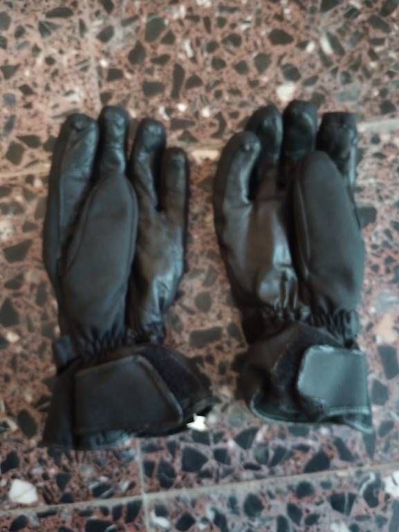 Guanti & manicotti: Gant moto Ixon – Usato da Neuchâtel venduto da eleon_ 1