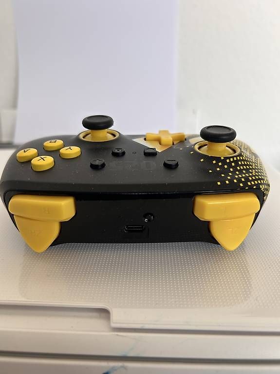 Controller: Switch manette Pokémon – Usato da Cugy VD venduto da Dolbers 2