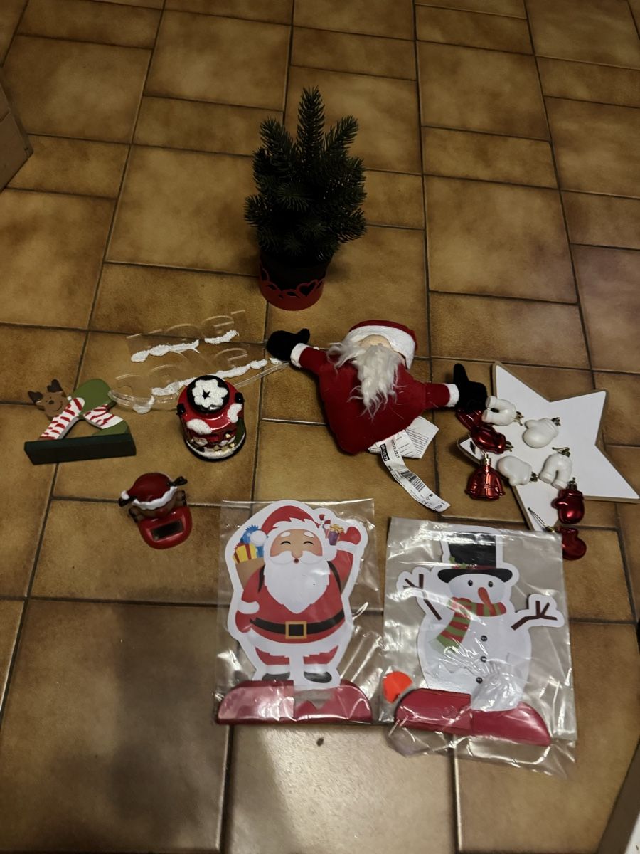 Tutte le decorazioni: Lot 9 de décorations de Noël maman – Nuovo e nell'imballaggio originale da Veyrier venduto da kimedovapa