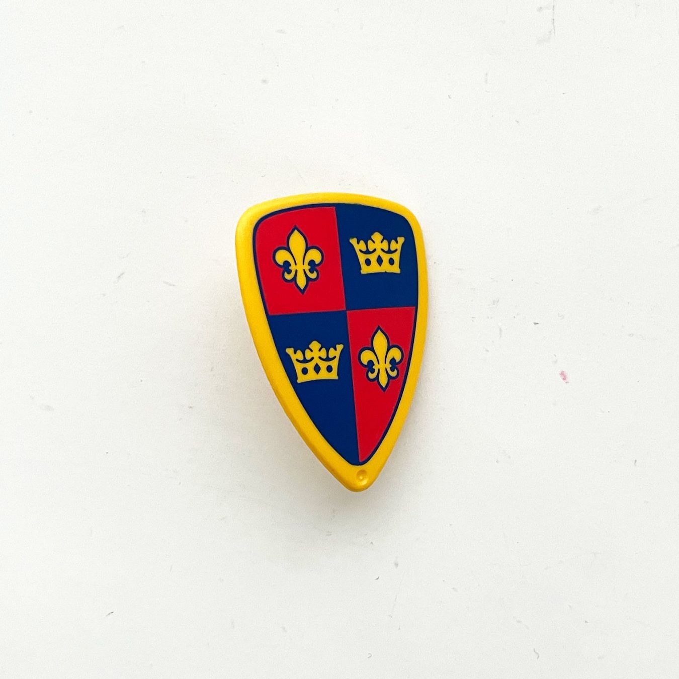 Playmobil Giocattoli: Playmobil Medieval Knight Shield Fleur-de-Lis Emblem – Usato da Lausanne venduto da BeyondStories
