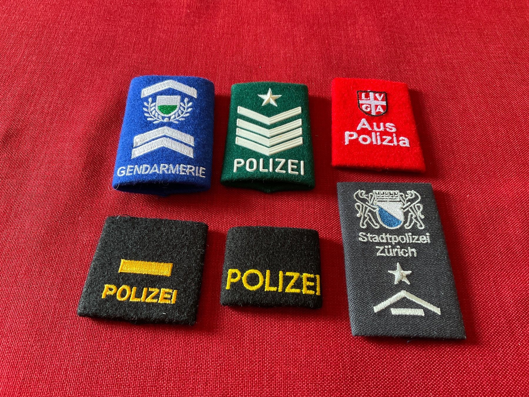 Placchette & Badge: Vintage Polizei Abzeichen – Usato da Lugano venduto da Persepolis