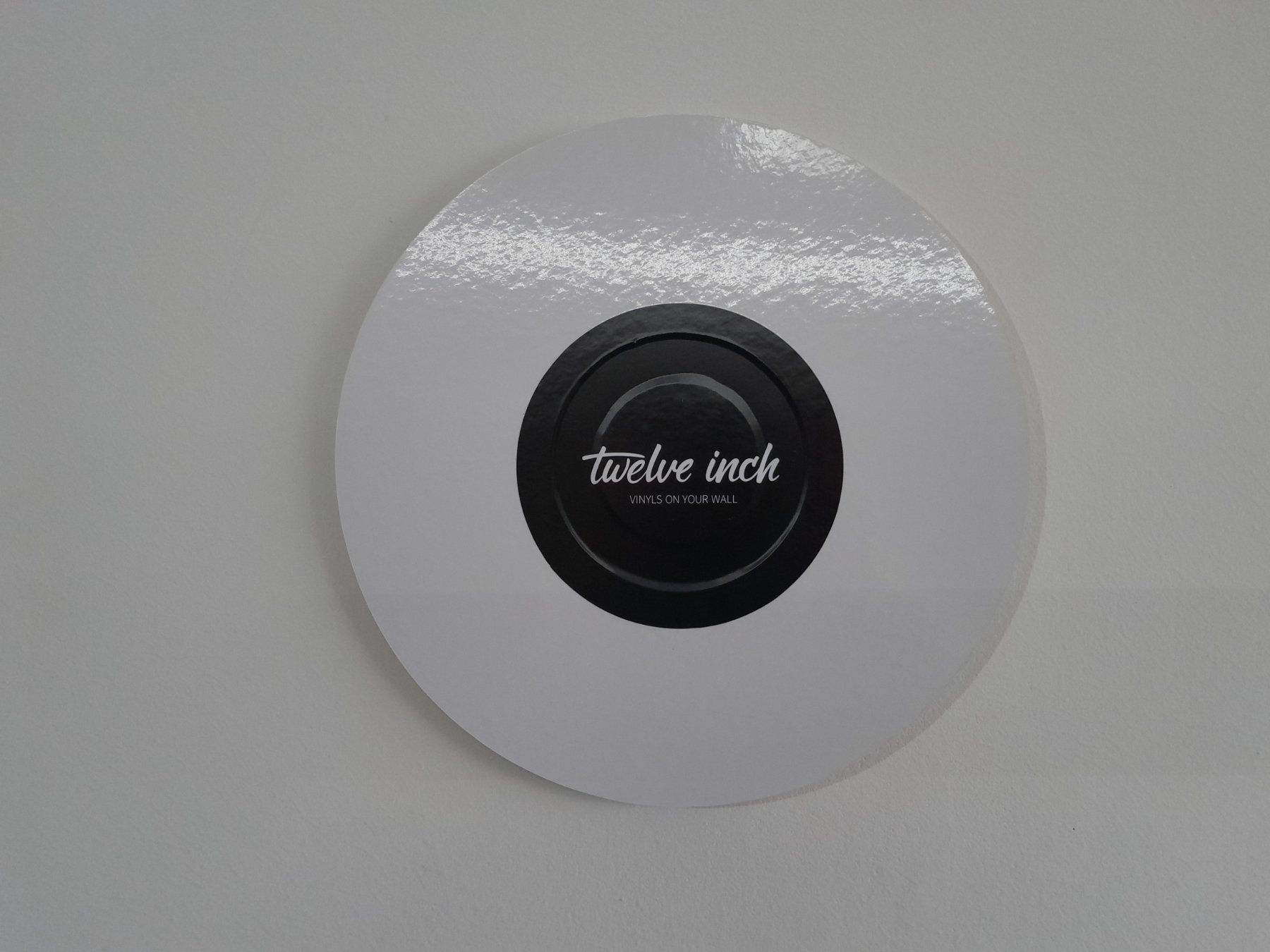 Supporti a parete: LP on the Wall - unsichtbare LP Halterung - 5er Packung – Usato da Zürich venduto da sunscreen01