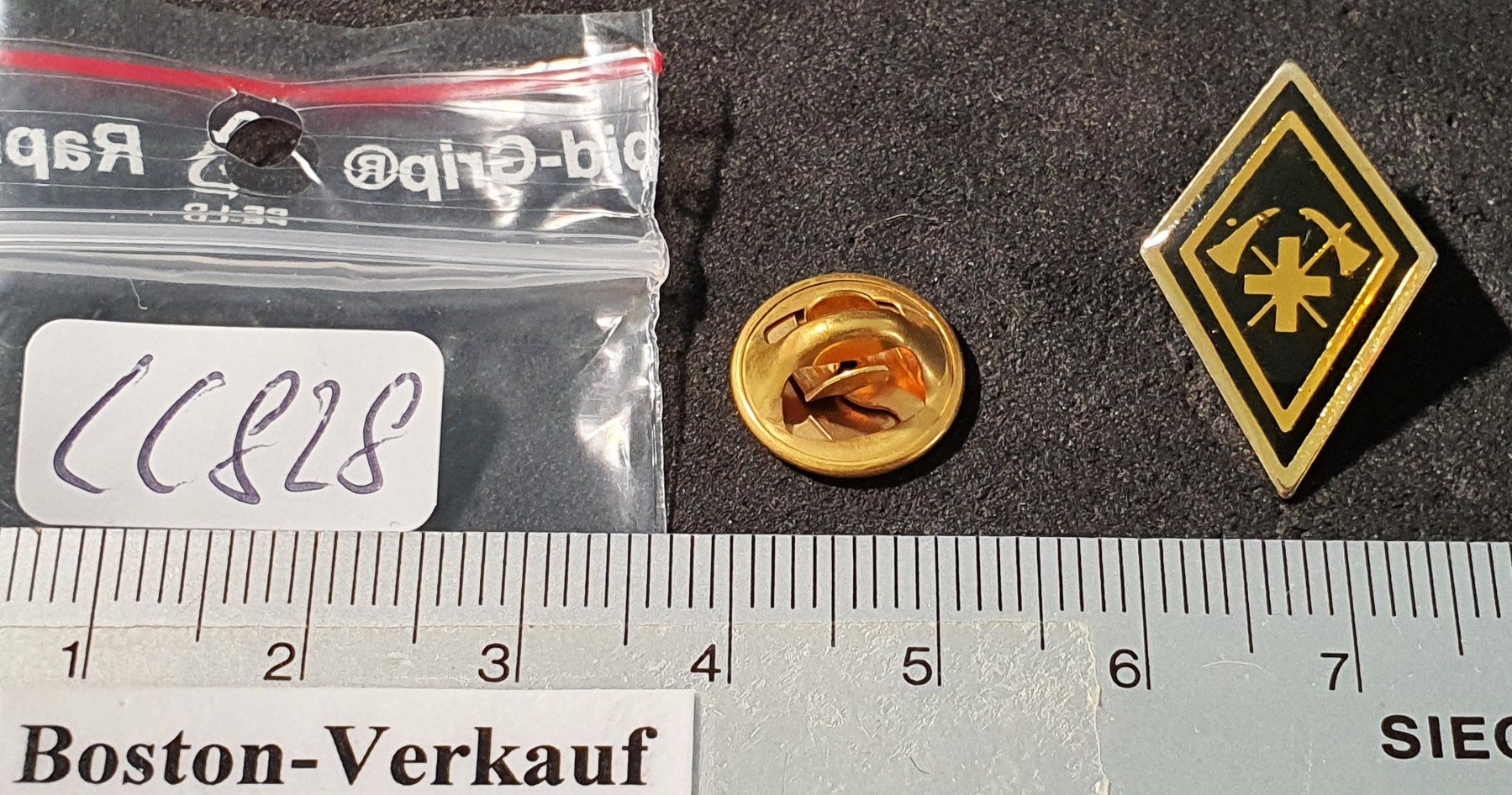 Placchette & Badge: CC828 - Pin Abzeichen Schweizer Feuerwehr – Usato da Reinach BL venduto da Boston-Verkauf 1