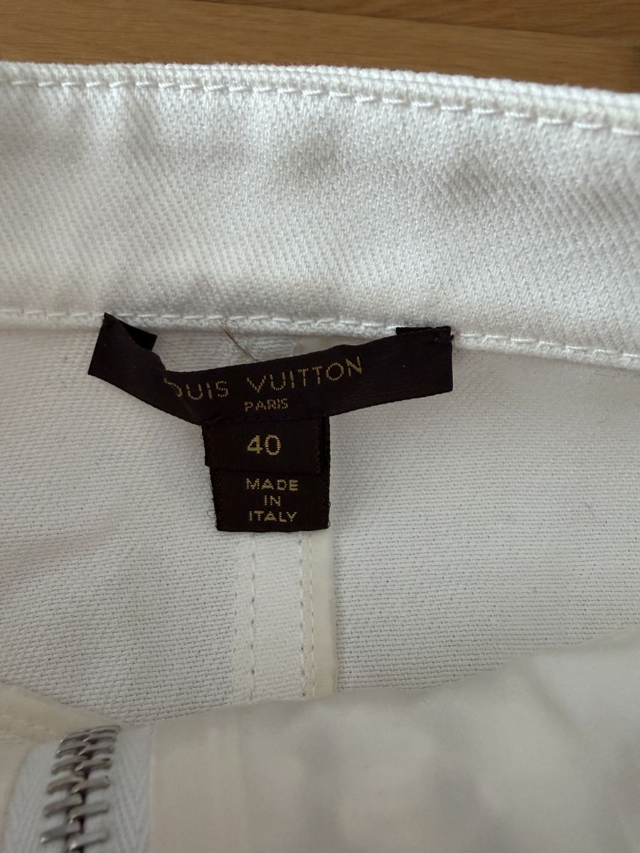 Louis Vuitton Gonne: Louis Vuitton White Mini Skirt with Zipper – Nuovo (secondo la descrizione) da Oberengstringen venduto da Titina90 2