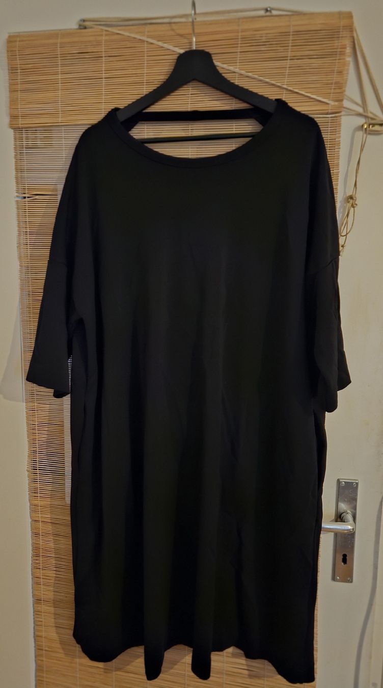 Cos Vestiti: Robe COS courte dos nu – Usato da Renens VD venduto da kaltri 1