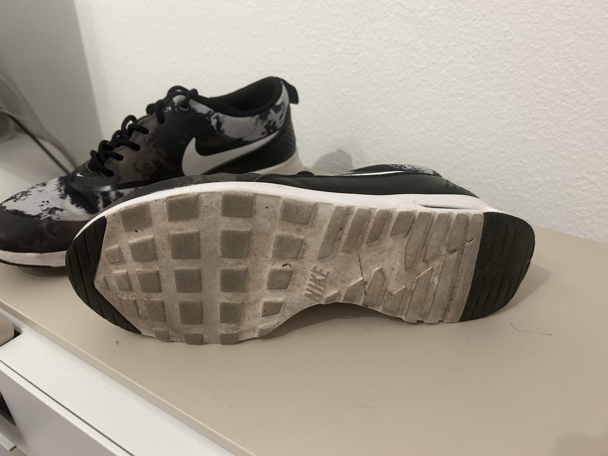 Nike Chaussures femmes: Nike Turnschuhe gr 40.5 – D'occasion à Allschwil par selake990673 3