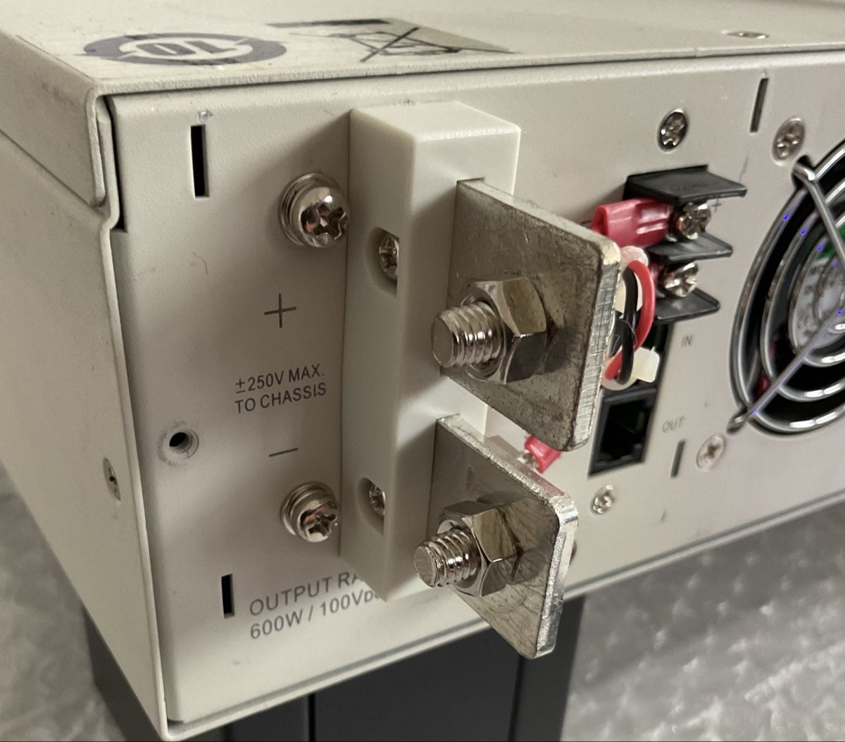 Misurare: Programmierbares DC-Netzgerät Chroma 62006P-100-25 – Usato da Dielsdorf venduto da ohmalesis 6
