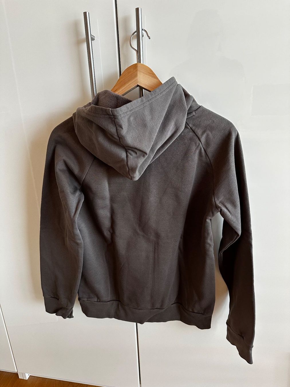 Under Armour Maglioni & Felpe: UNDER ARMOUR Kapuzenpullover Gr. 152/158 – Usato da Sissach venduto da tapasu 3