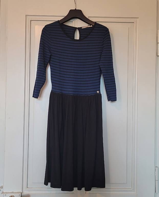 Vestiti: Kleid Armedangels S Blau Schwarz – Usato da Bern venduto da jud_7ct5