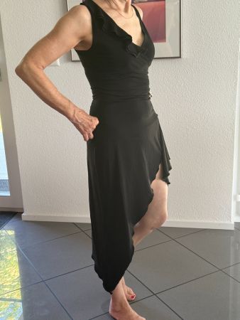 Schwarzes Kleid mit raffiniertem Schnitt, 34 von Kookai
