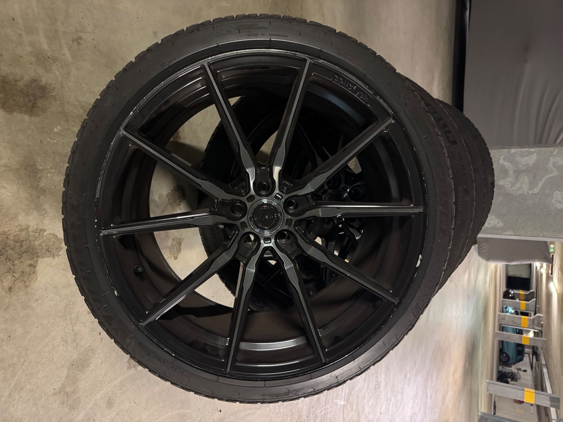 Cerchioni: Winterkompletträder Concaver CVR4 21" Mit Michelin Pilot – Usato da Belp venduto da pab_l6w5 2