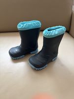 Kids blue rain boots size 22 very good condition