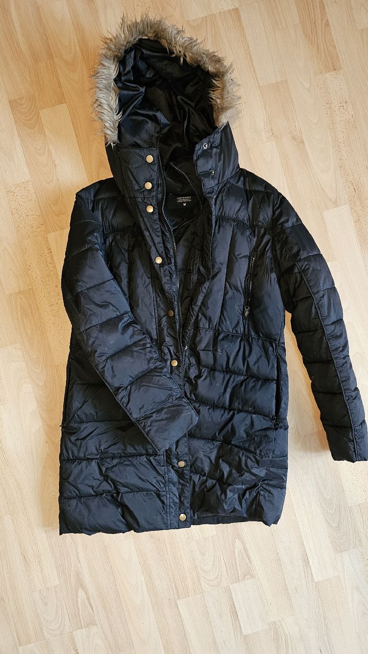 Mäntel: Winterjacke mit Kapuze, Grösse M - Schwarz – Gebraucht aus Suberg von nat_qvg5