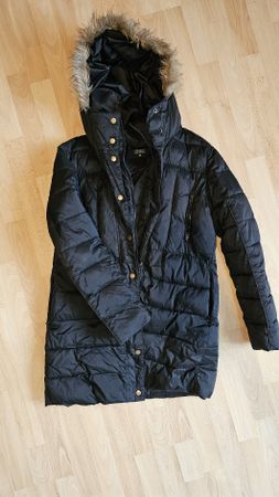 Winterjacke mit Kapuze, Grösse M - Schwarz