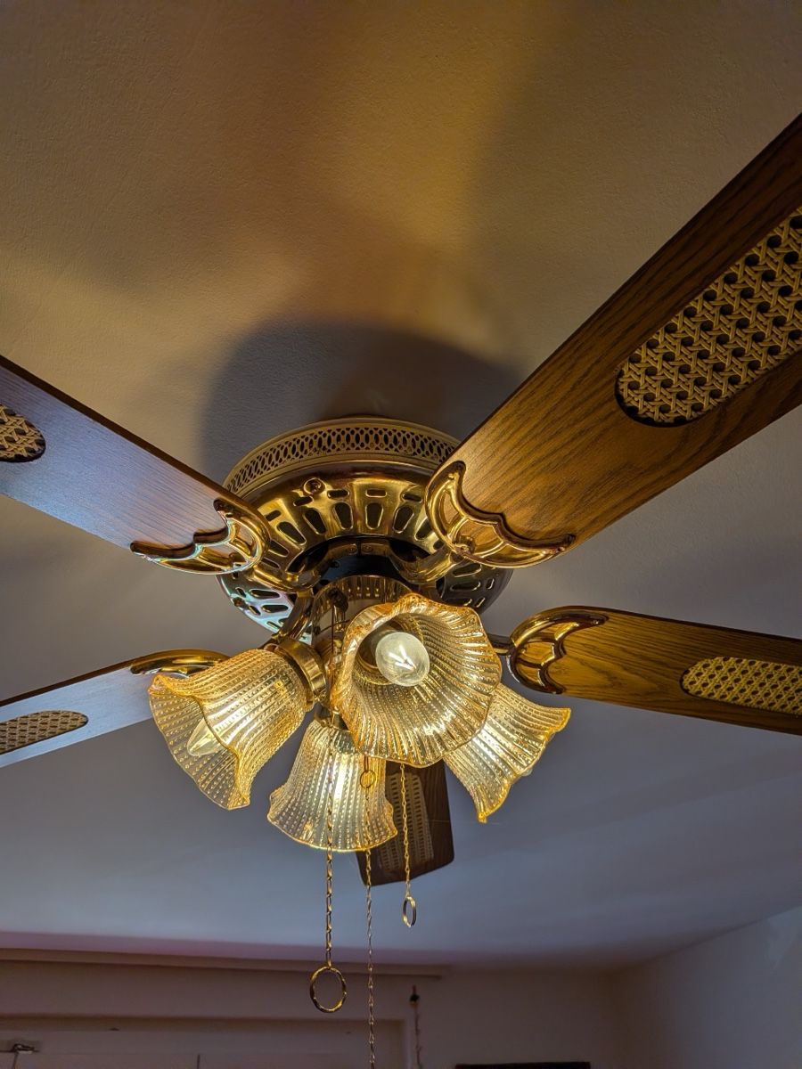 Kronleuchter & Deckenlampen: Deckenventilator mit Licht – Gebraucht aus Bern von Discomirco 3