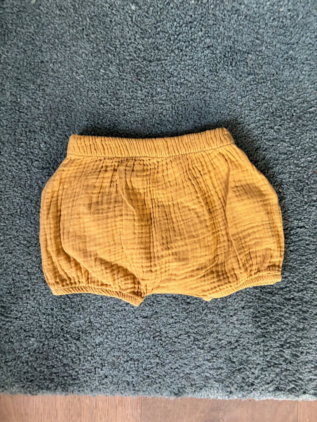 Zara Pantaloni: Bermuda shorts baby 76 cm – Usato da Villard-sur-Chamby venduto da kamila_1024 1