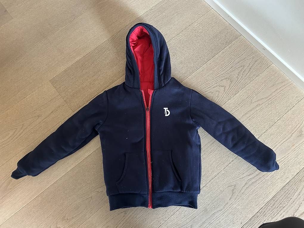 Giacche & Cappotti: Jacke Gr. 128 beidseitig nutzbar – Usato da Glattpark(Opfikon) venduto da humanpro 1