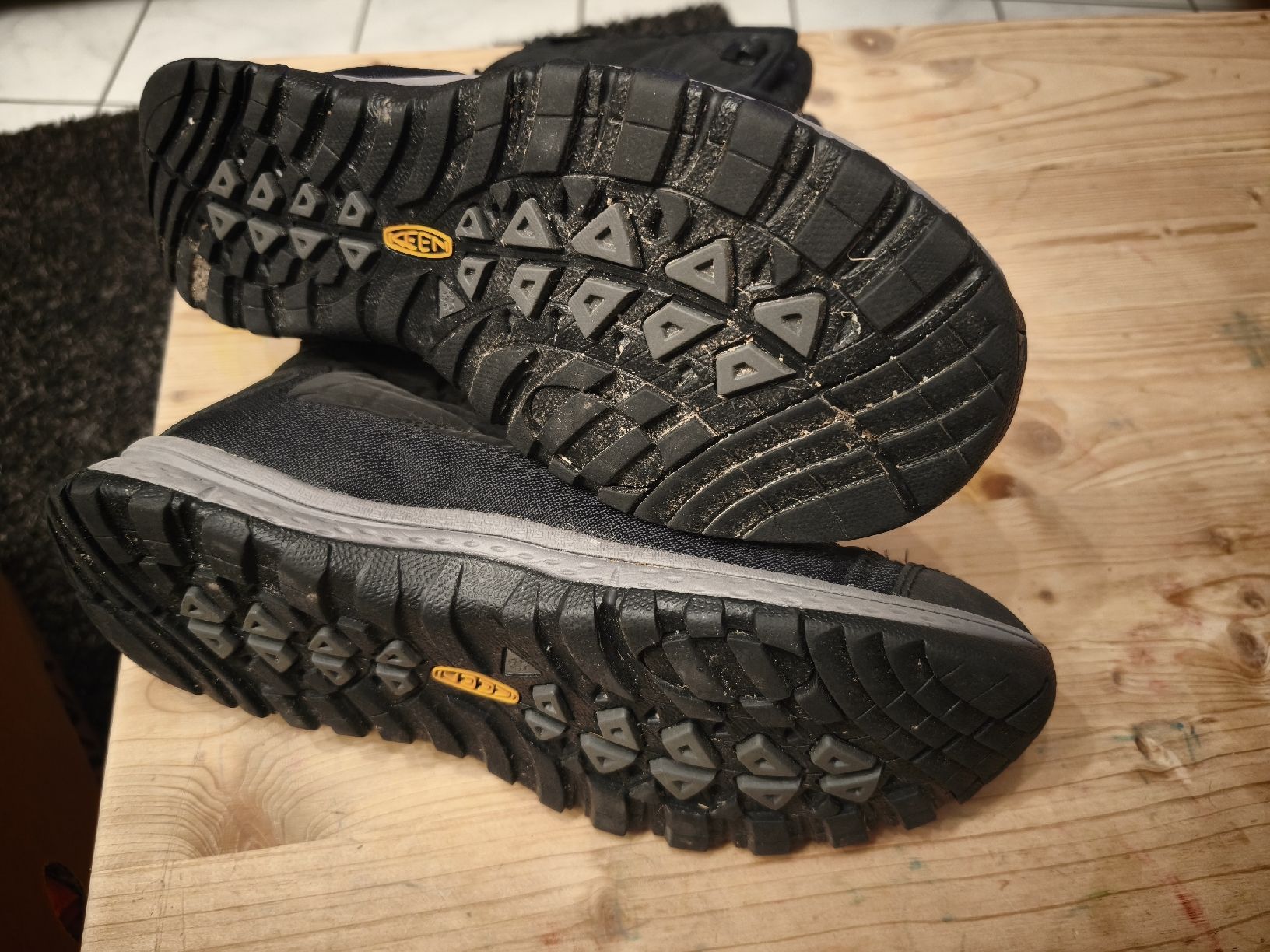 Keen Scarpe da uomo: Winterschuhe Keen Grösse 40,5 – Usato da Busswil BE venduto da Mango87 1