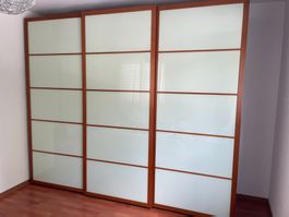 Kleiderschrank, sehr stabil