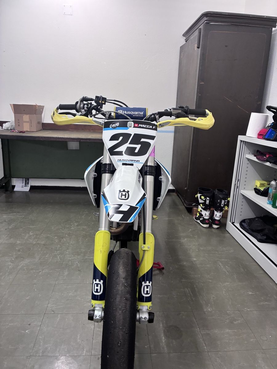 Husqvarna Strada: Supermotard husqvarna 450 – Usato da Bodio TI venduto da FabioMacca2597 2