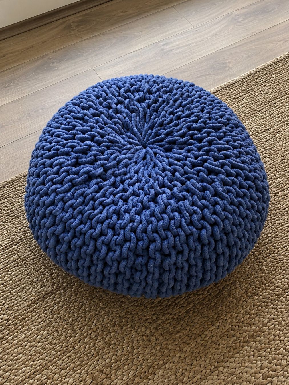 Sgabelli: Strick Pouf Blau Rund Sitzhocker – Usato da Thalwil venduto da victoriaSog