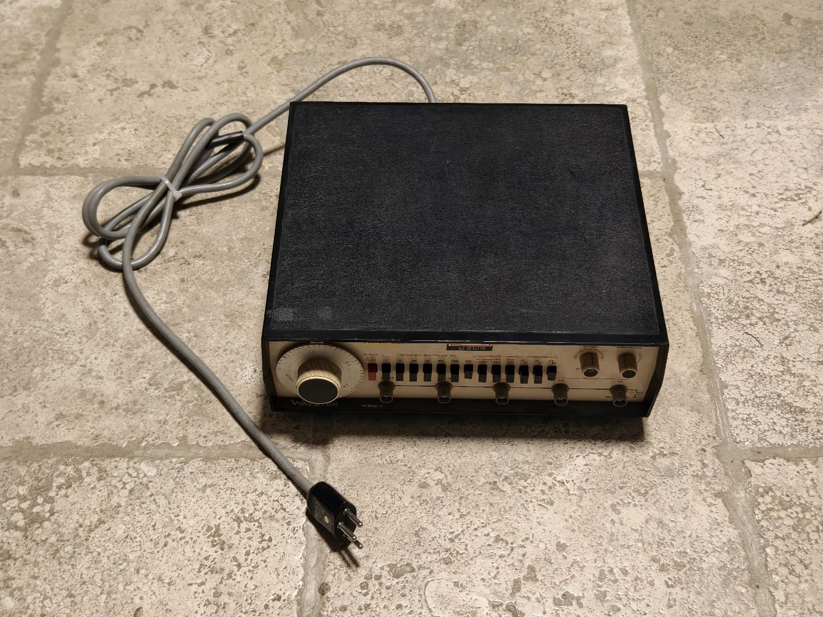 Mesurer: Générateur de fonction Wavetek 182A – D'occasion à Bournens par Ph0en1x 1