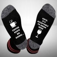 🧦☕️🍷Lustige Baumwoll-Socken COFFEE KEEPS ME GOING...🍷☕️🧦