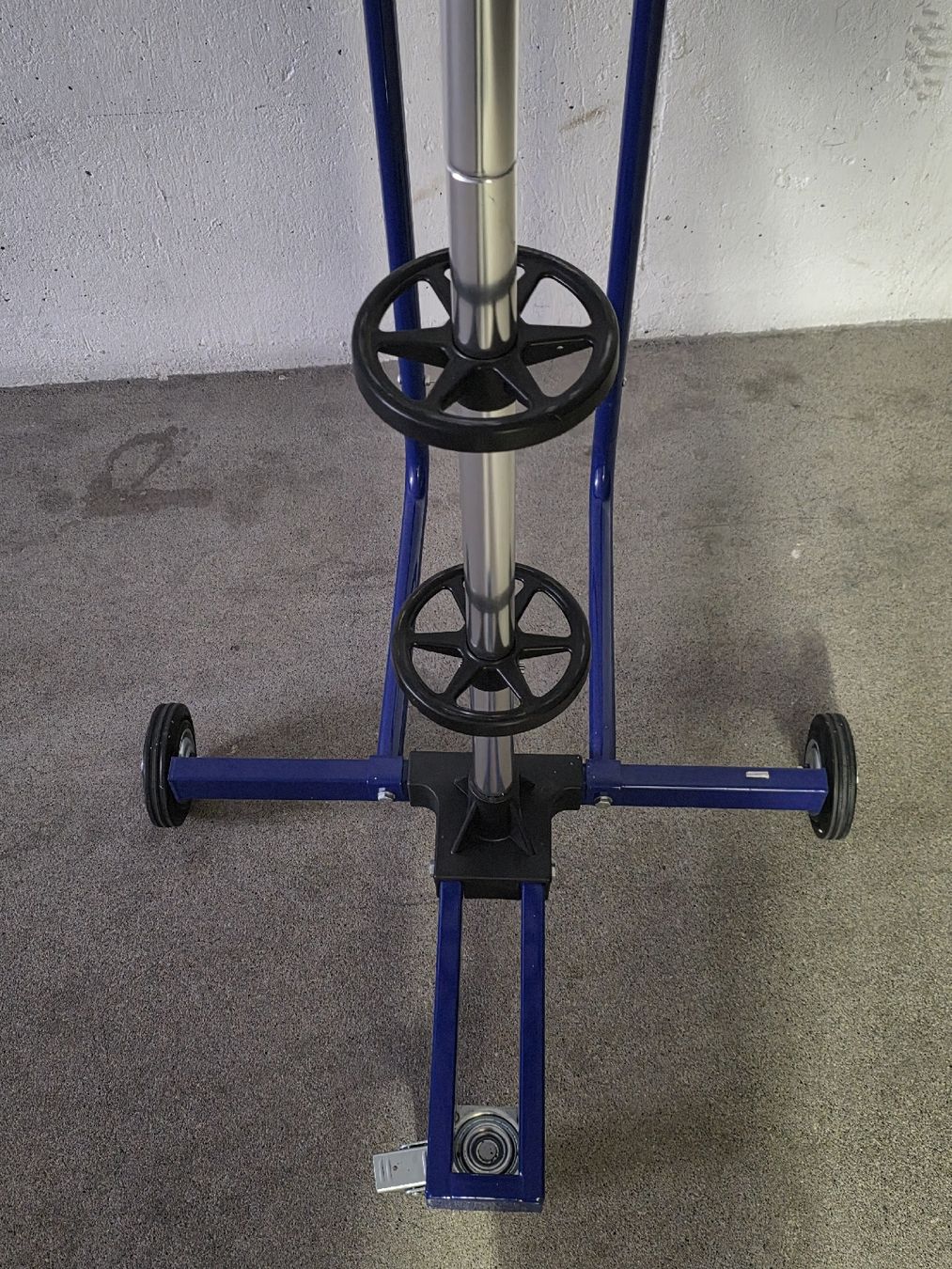Cassette degli attrezzi: Fahrbarer Felgenbaum – Usato da Bilten venduto da C21 5