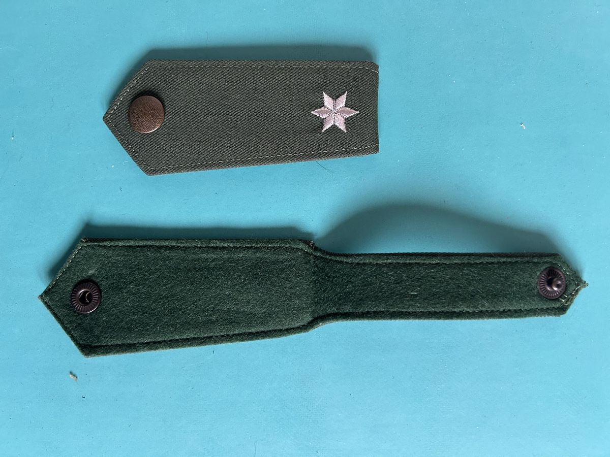 Uniformi: Schulterschlaufen der deutschen Polizei – Usato da Himmelried venduto da rasmus67 3