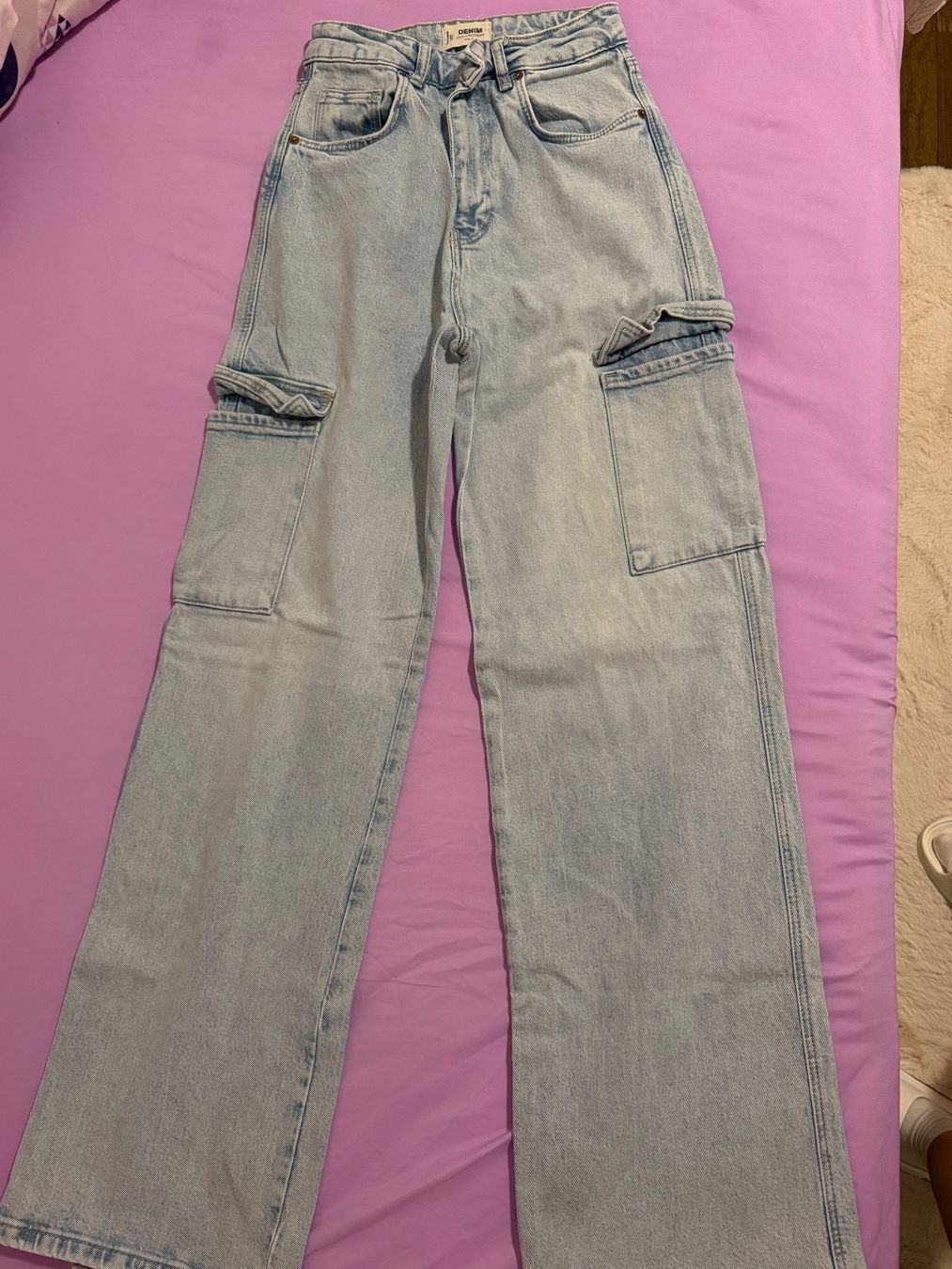 Pantaloni: Pantalon cargo denim bleu clair taille S – Usato da Villeneuve VD venduto da jxste_dani
