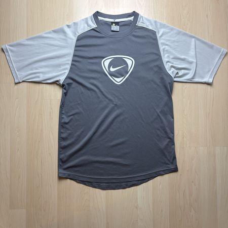 Vintage Nike Logo Tshirt(S)|Vintage|Y2K