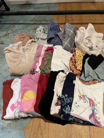 Kleiderpaket Mädchen Grösse 122 128 guter Zustand
