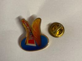 PIN'S - PARFAIT - TOUS SUISSE DEVRAIS AVOIR CE PIN'S