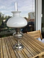 grosse Petrol Lampe mit schönem weissem Glasschirm, 60 cm 