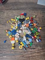 Lot pièces de figurines lego