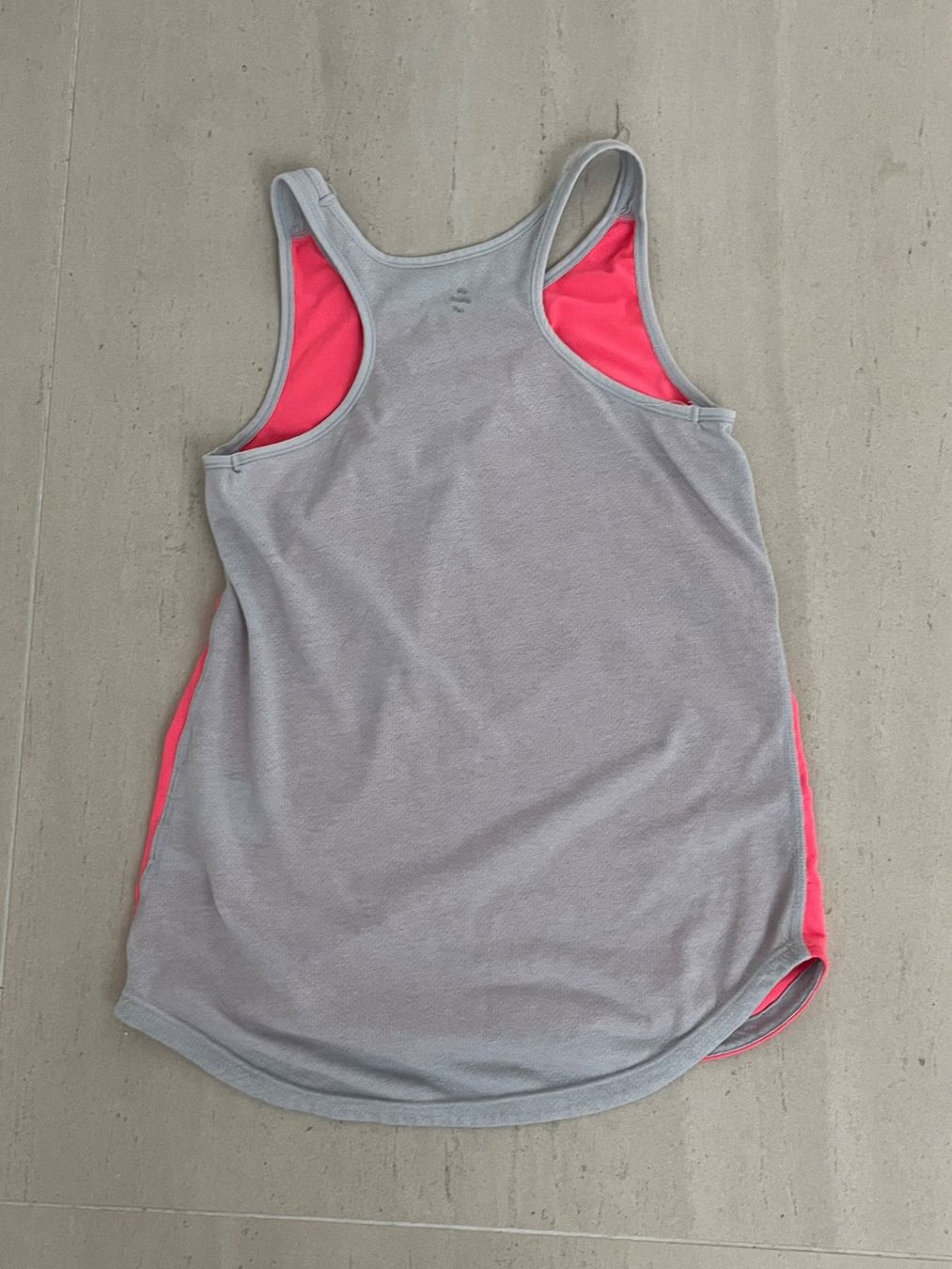 H&M Blusen, T-Shirts & Tops: H&M Sport Top, Gr 146-152cm – Gebraucht aus Luzern von Sono2 1