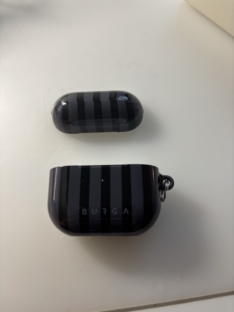 Cover & Protezioni schermo: Coque Airpods 3 BURGA neuve – Nuovo e nell'imballaggio originale da Cottens VD venduto da syr_hw8g 1