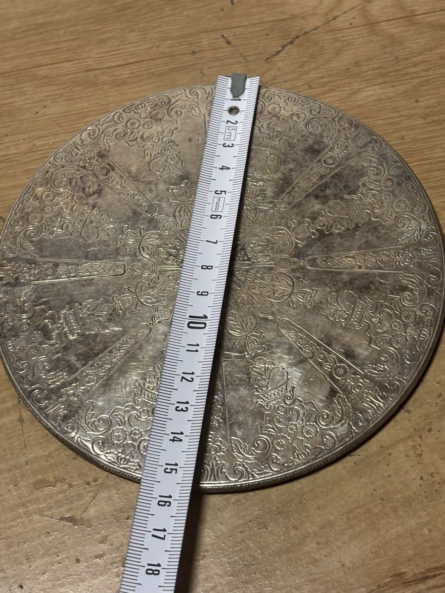 Tutte le decorazioni: Antikes Metall Untersetzer Set 3-teilig – Usato da Orpund venduto da BlackEagel80 5