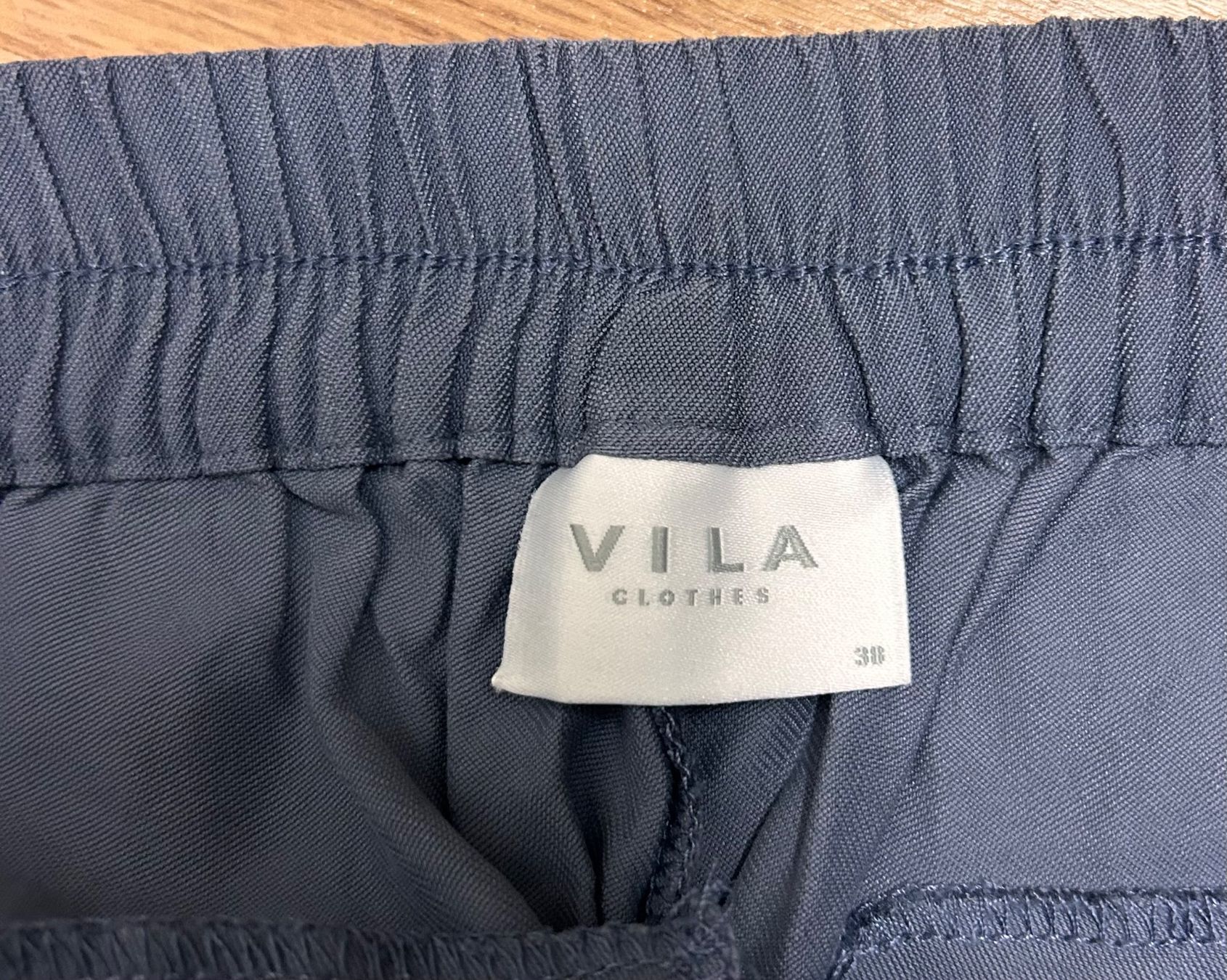 Pantaloni: Villa Damen Shorts Gr.38 – Usato da Birsfelden venduto da Pearl10 3