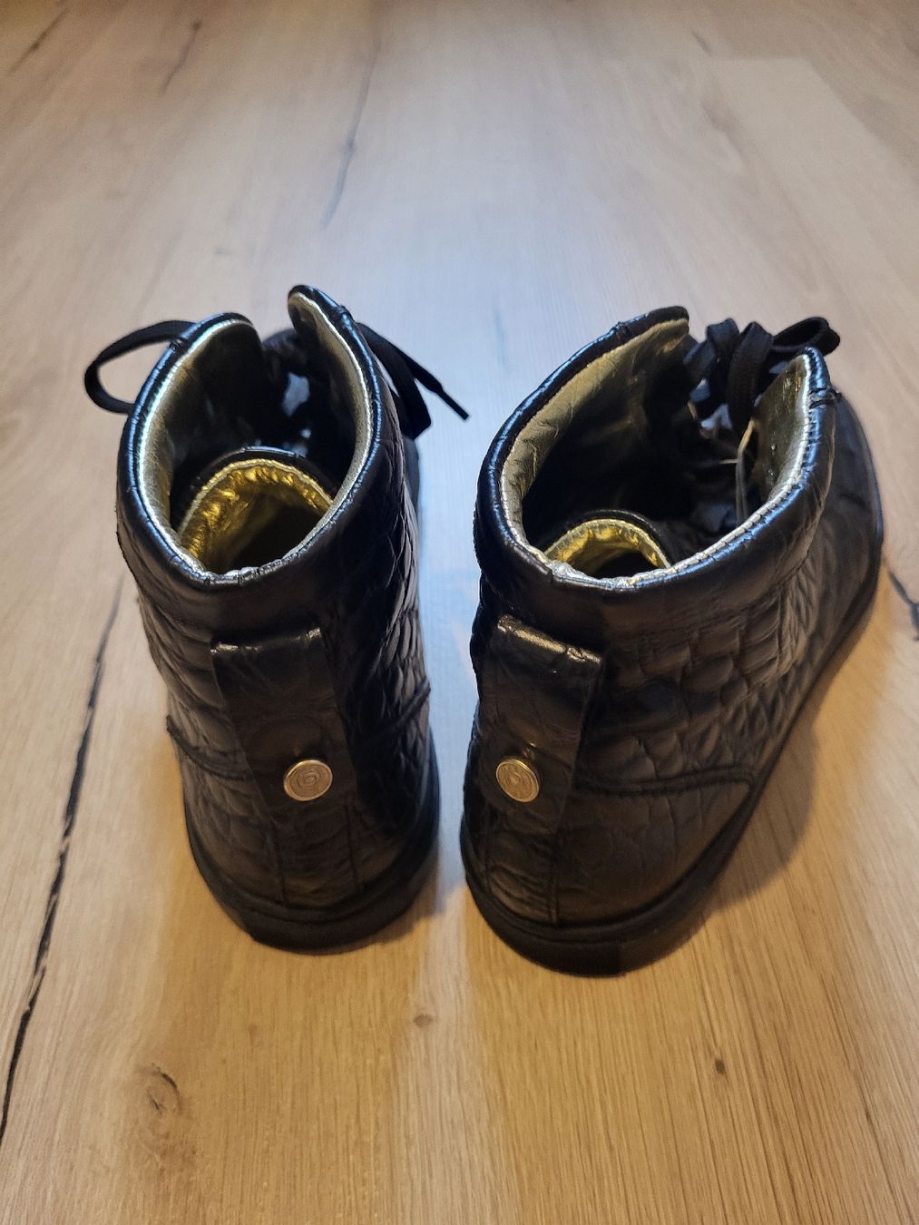 Dsquared2 Scarpe da donna: DSQUARED2 Leder Sneaker / Boots Gr. 38 – Usato da Unterkulm venduto da Swentya 1