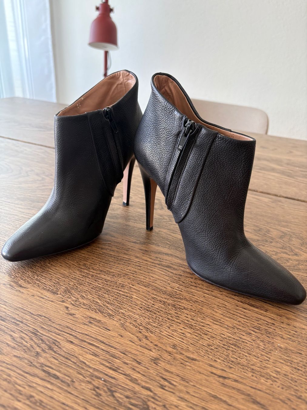 Scarpe da donna: Leder Stiefel -stilettos – Nuovo (secondo la descrizione) da Binningen venduto da sco_kbf5 1