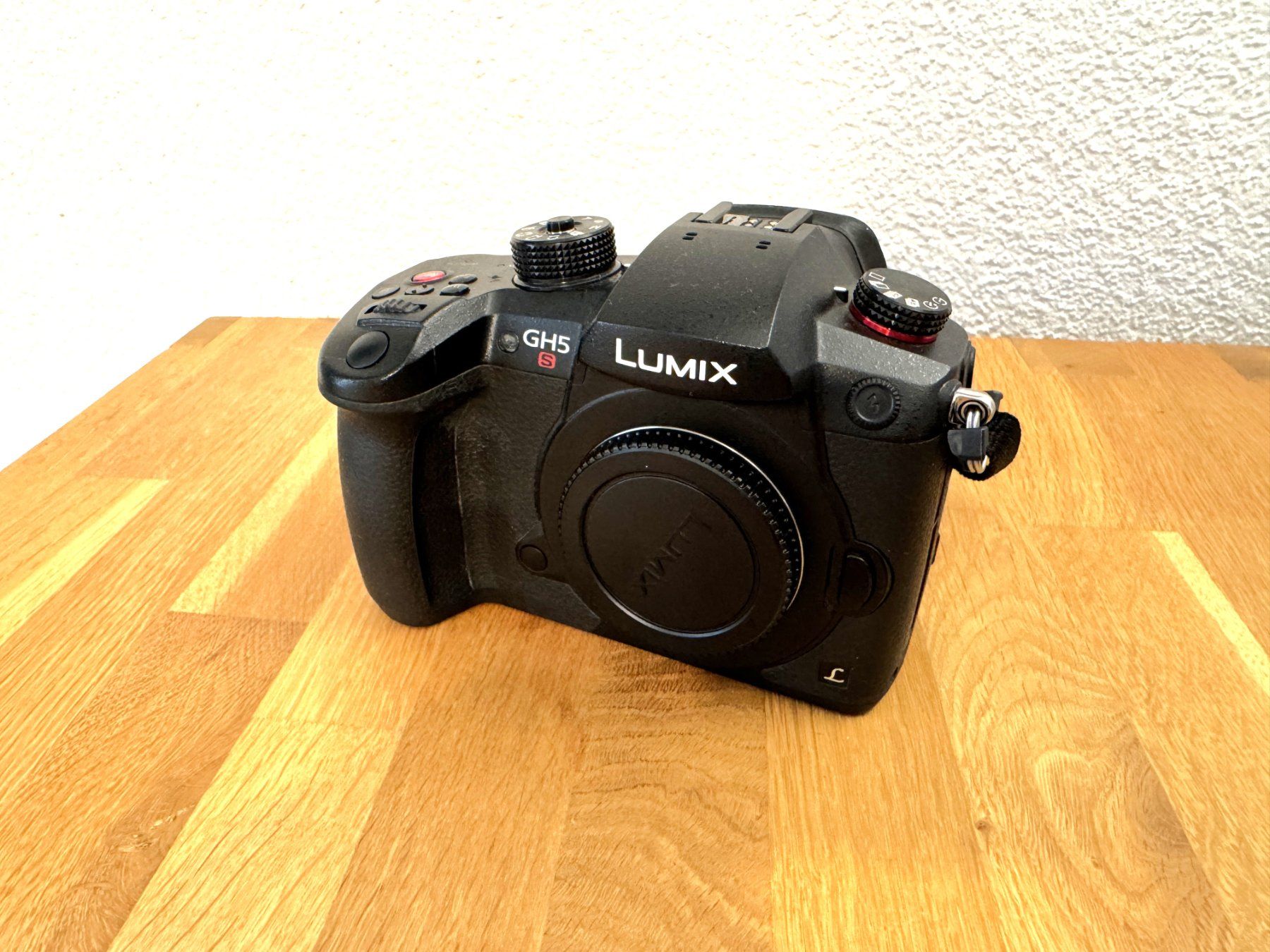 Panasonic Fotocamera: Panasonic Lumix DC-GH5S – Usato da Unterkulm venduto da mdd_designs 1