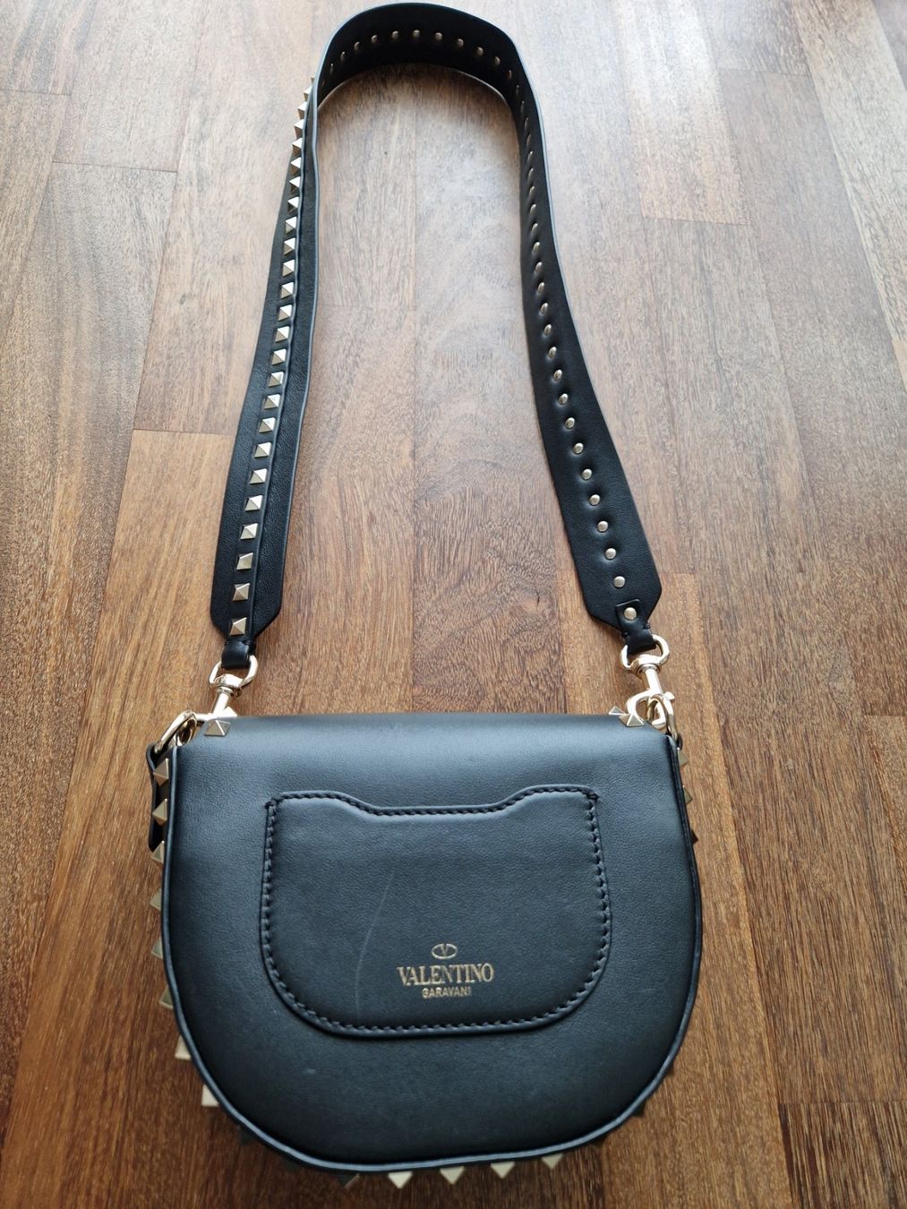 Valentino Taschen für Damen: Valentino Garavani Rockstud Tasche schwarz – Gebraucht aus Steinhausen von rose.nw 1