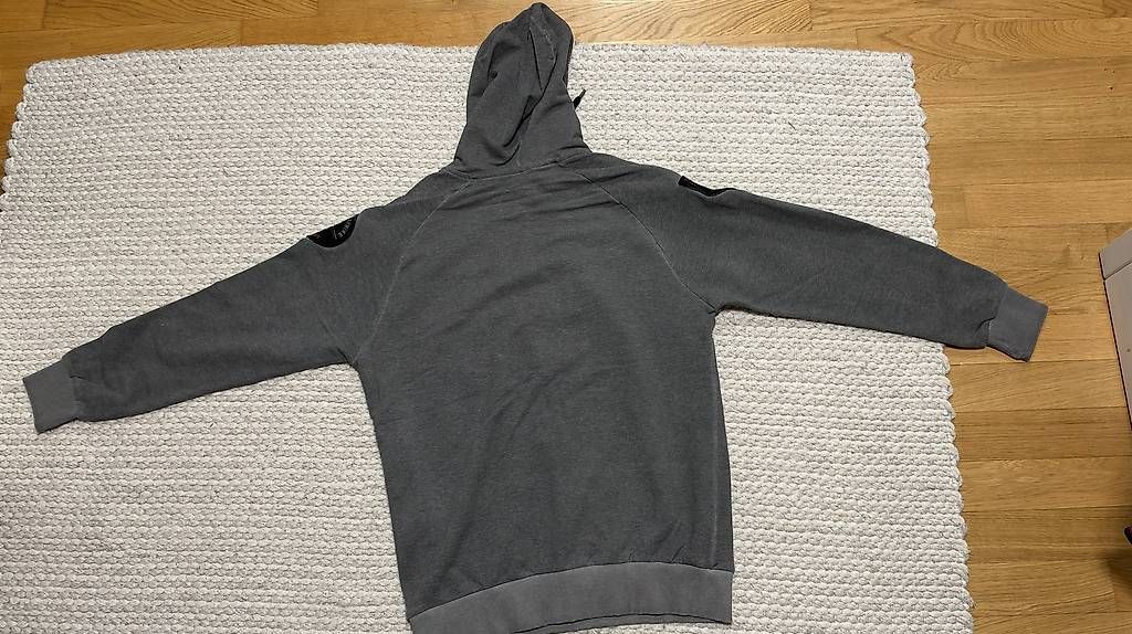 Pullover & Sweatshirts: Grauer Top Gun Pullover  Grösse M – Gebraucht aus Niederglatt ZH von kuq_q9cb 1